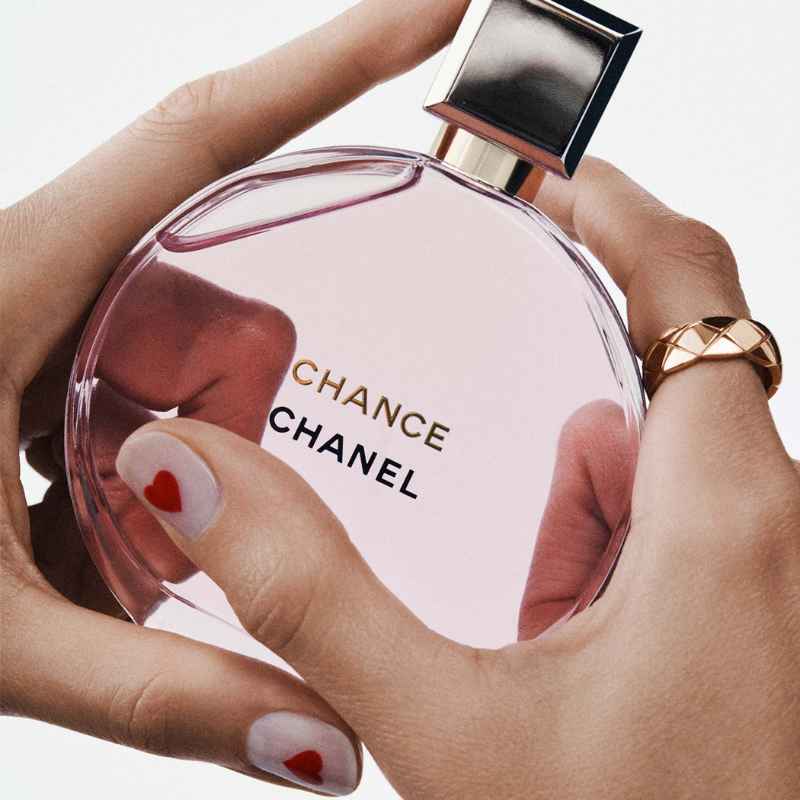 CHANCE CHANEL "Descubre la esencia femenina, elegante y fresca que acompaña cada momento especial." 150 Ml